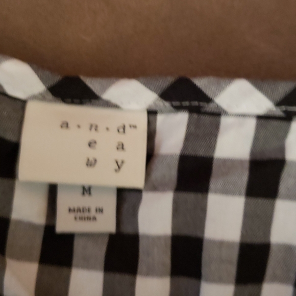 Top - Picture 2 of 3